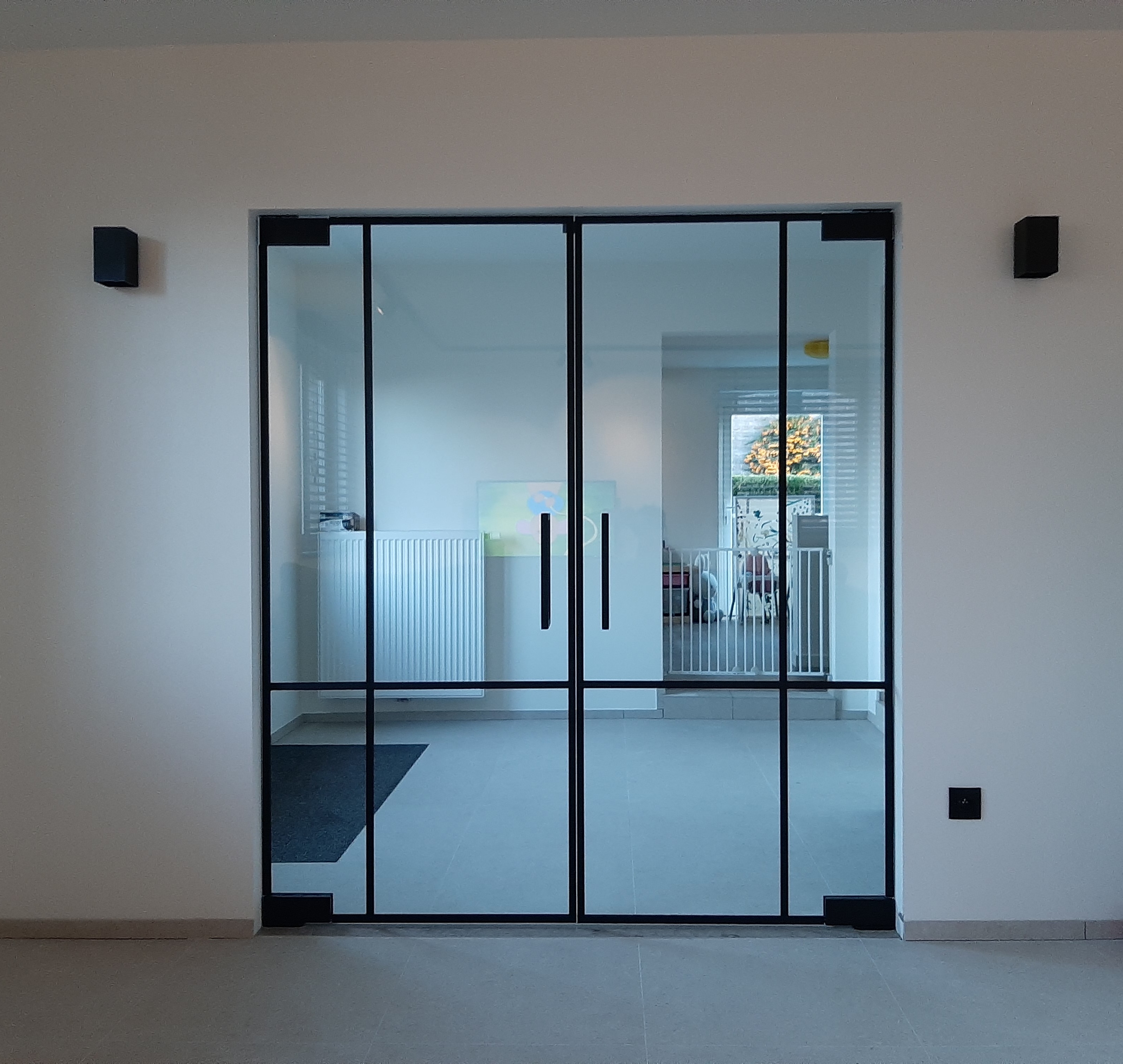 Glasexpress Glazen deuren met zwarte 'steellook'